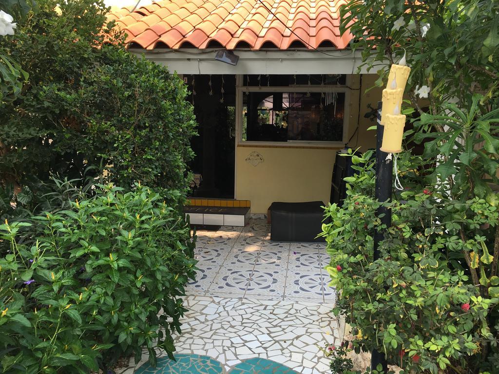 Sunflower Villa Studios Palm Beach Exteriér fotografie